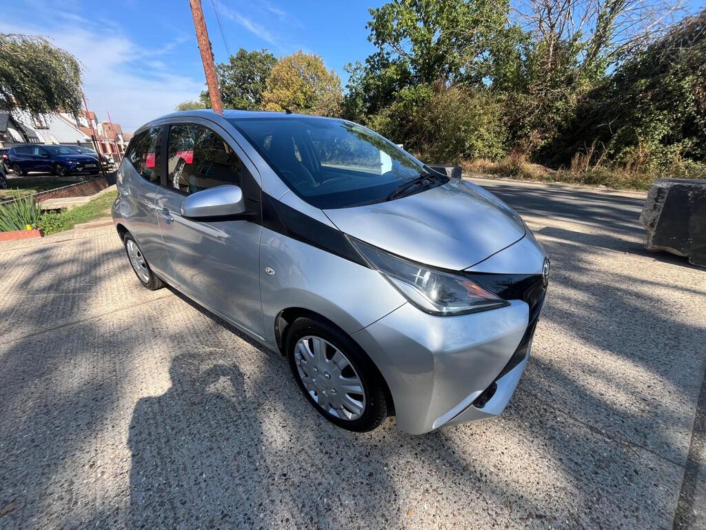 Toyota AYGO Hatchback 1.0 VVT-i x-play Euro 5 5dr Euro 5