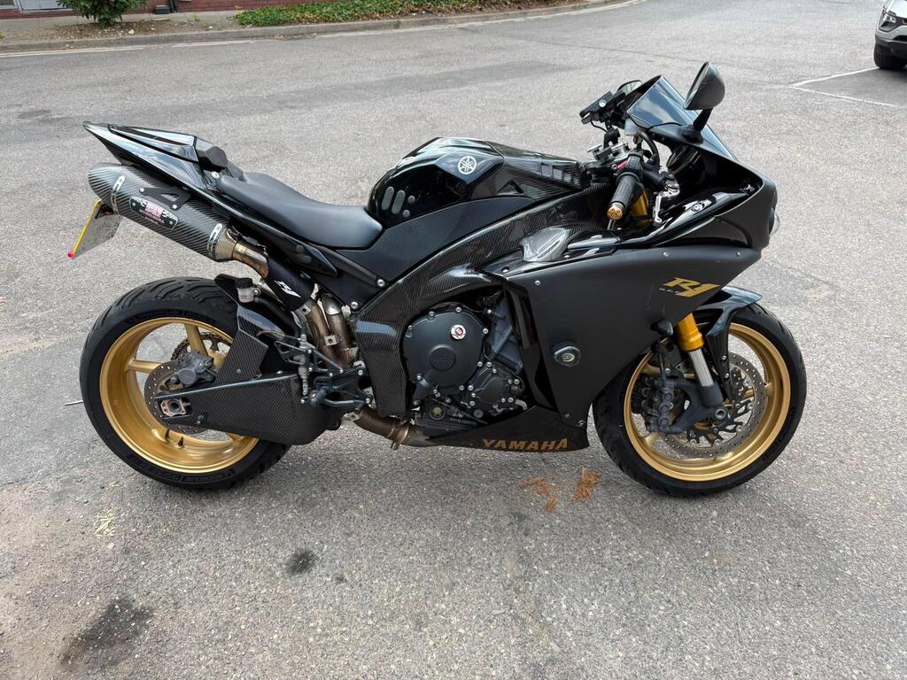 Yamaha R1