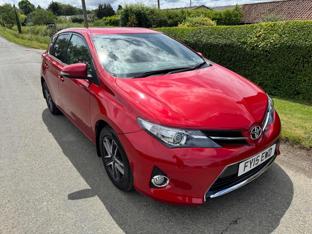 Toyota Auris Hatchback 1.6 V-Matic Icon Plus Multidrive S Euro 5 5dr