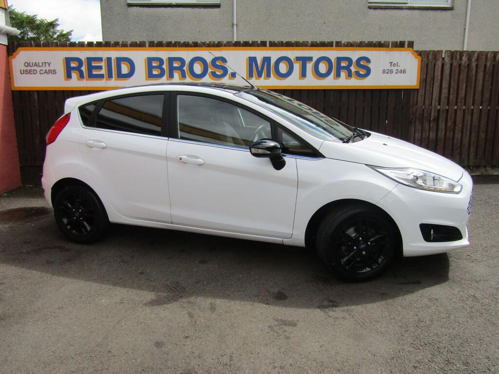 Ford Fiesta Hatchback 1.25 Zetec White Edition Euro 6 5dr