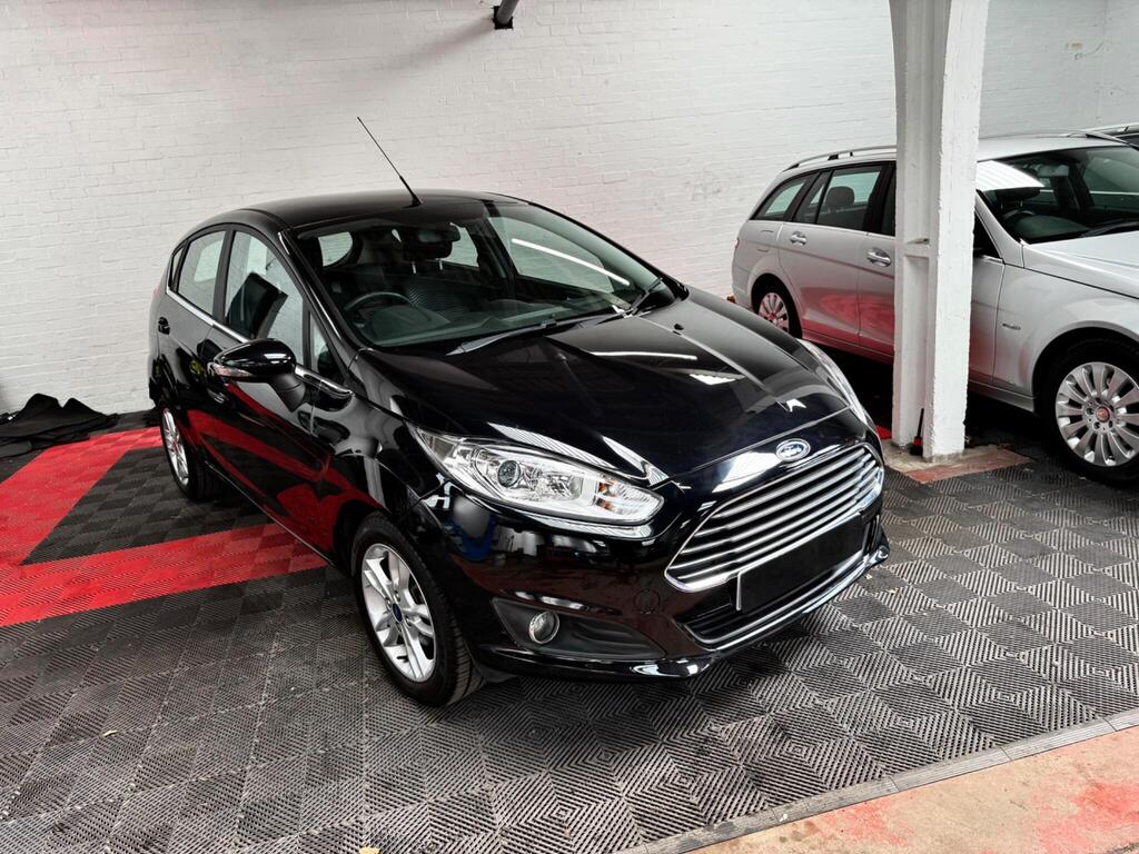 Ford Fiesta Hatchback 1.25 Zetec Euro 5 5dr