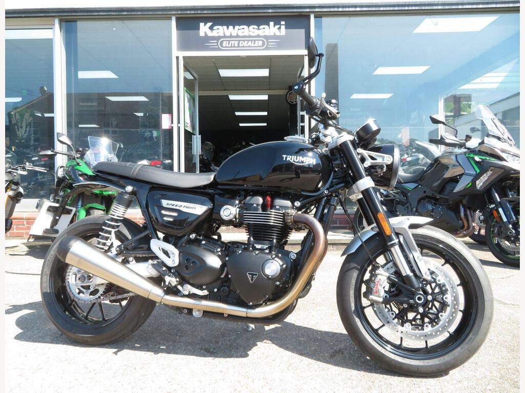 Triumph Speed Twin 1200