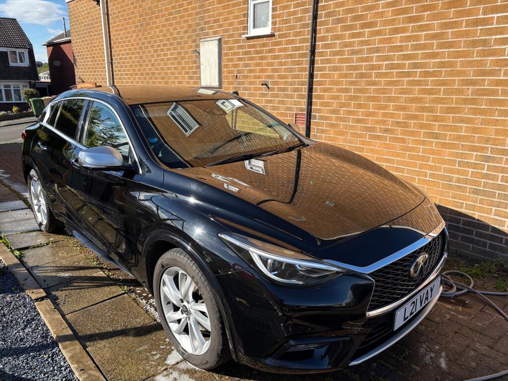 Infiniti Q30