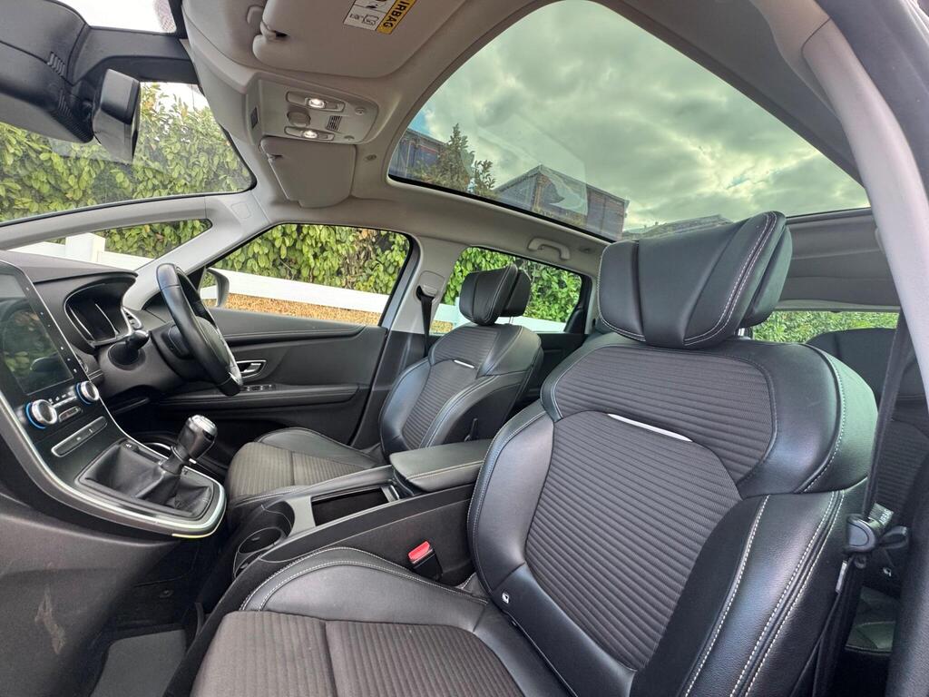 Renault Grand Scenic 1.6 dCi Dynamique S Nav Euro 6 (s/s) 5dr thumbnail 2