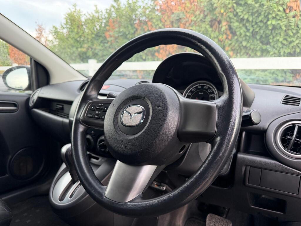 2012 Mazda Mazda2 thumbnail 27