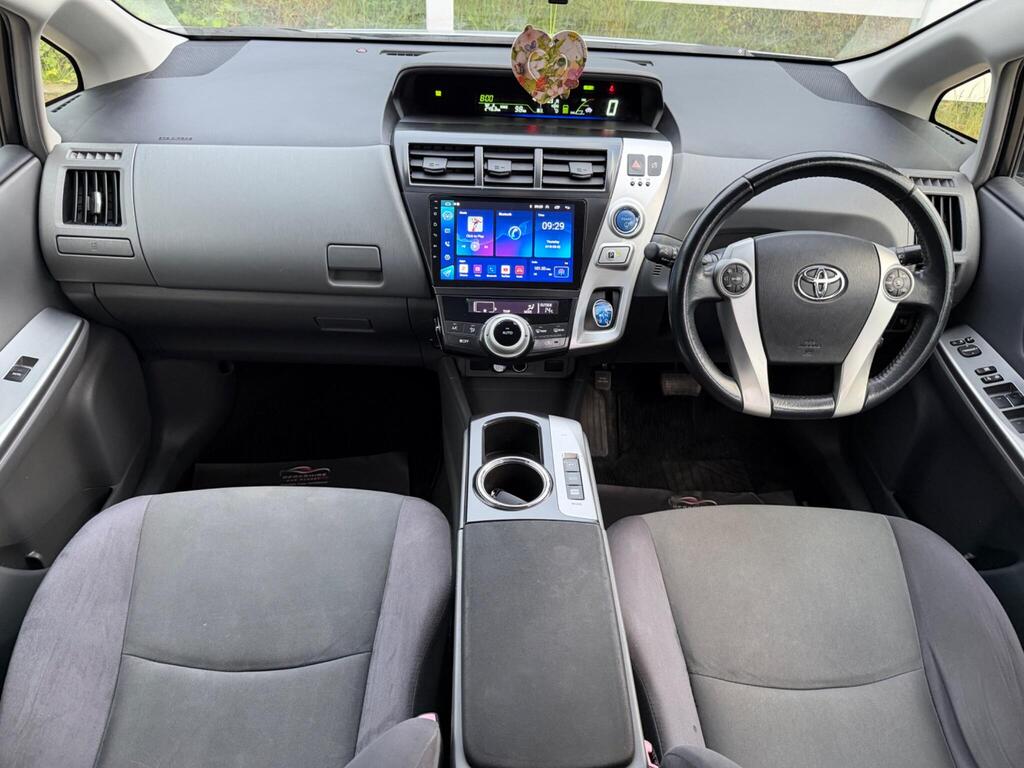 2013 Toyota Prius+ thumbnail 2