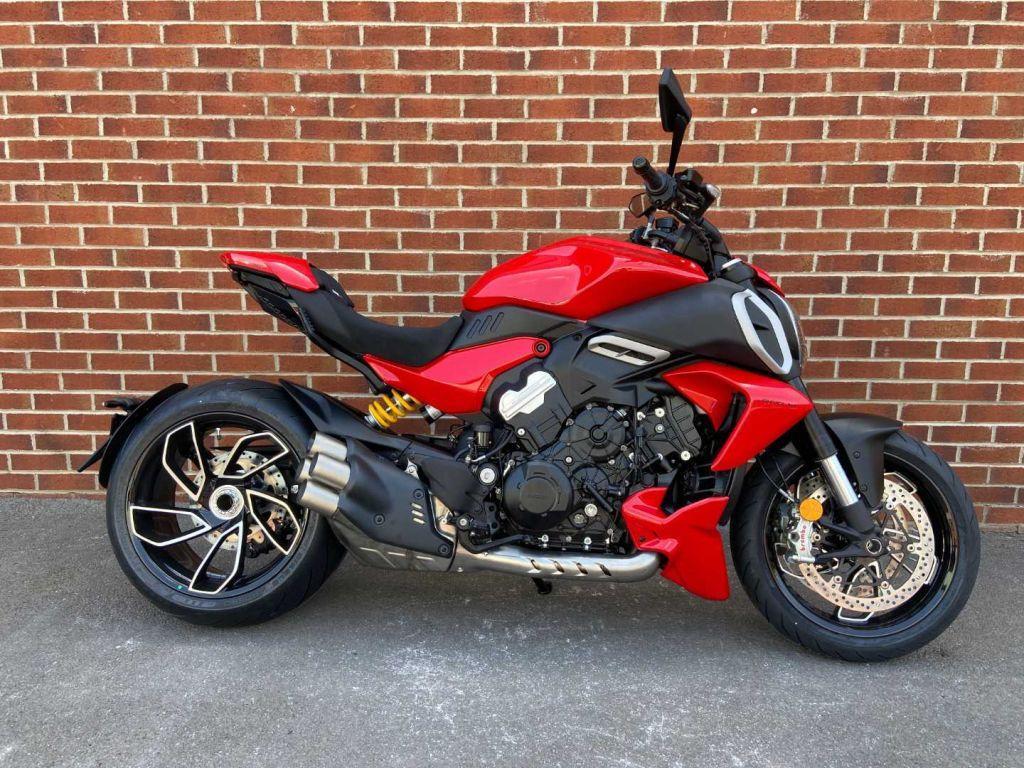 Ducati Diavel V4