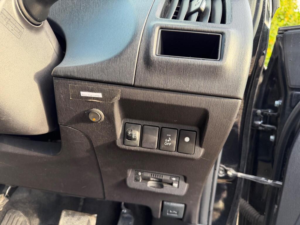 2015 Toyota Prius+ thumbnail 19