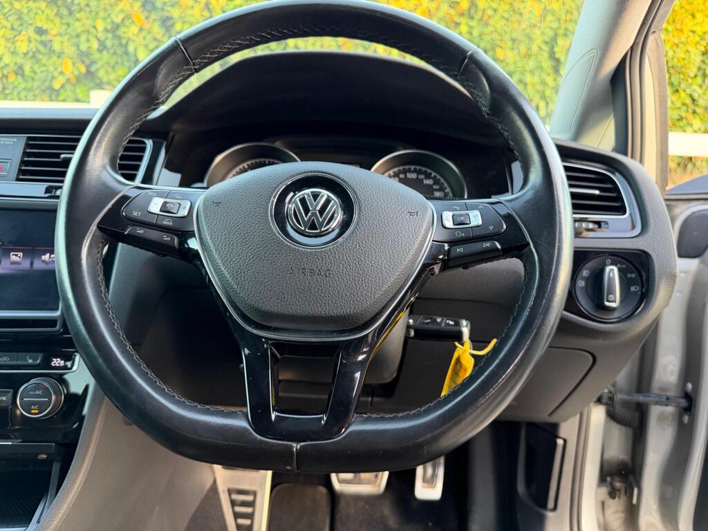 2013 Volkswagen Golf thumbnail 31