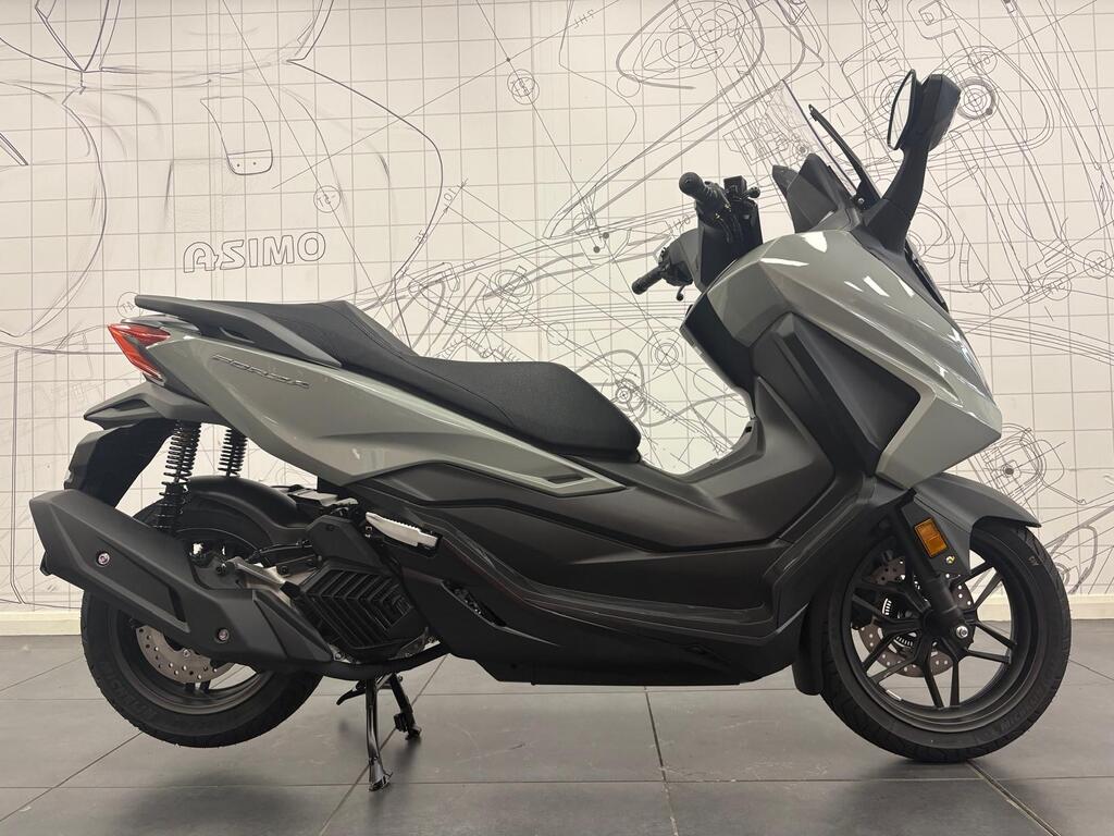 Honda Forza 125