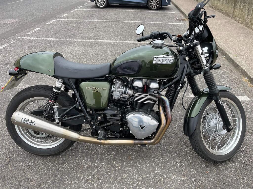 Triumph Thruxton 900