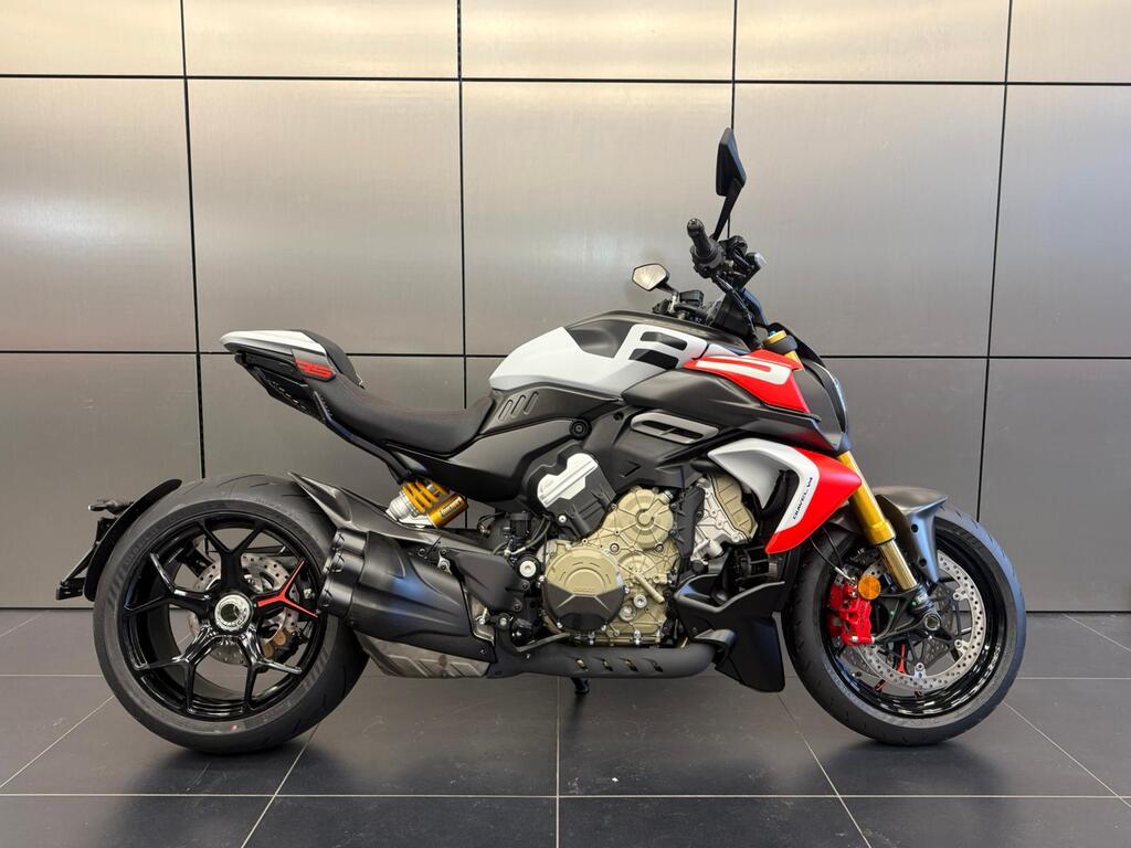 Ducati Diavel V4
