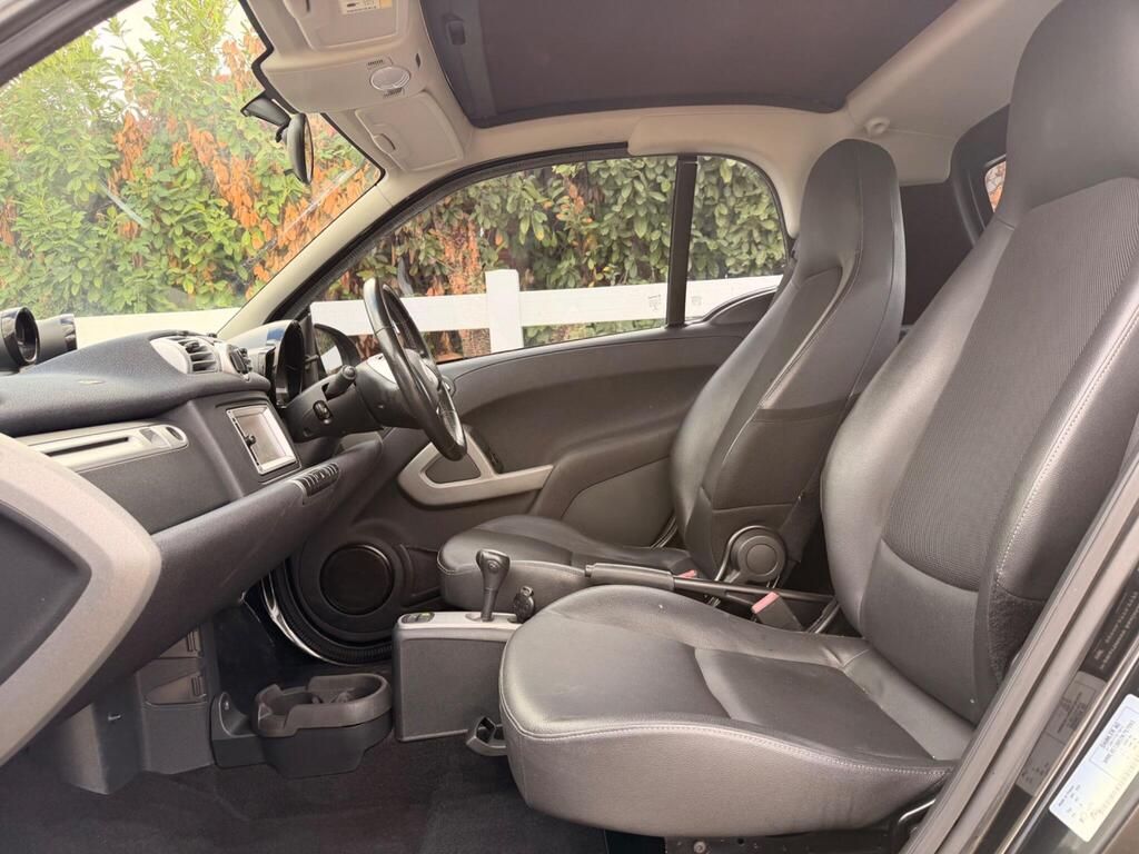 2014 Smart fortwo thumbnail 33
