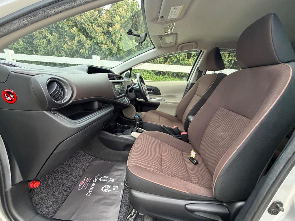 2012 Toyota Aqua thumbnail 28