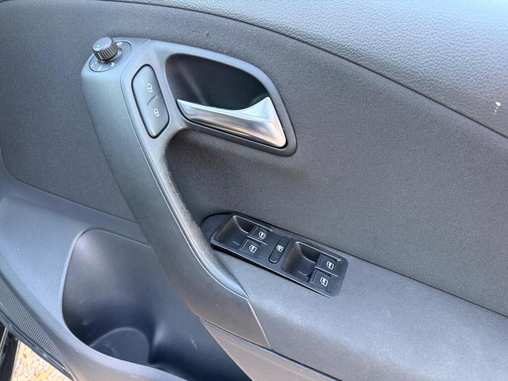 2010 Volkswagen Polo thumbnail 22