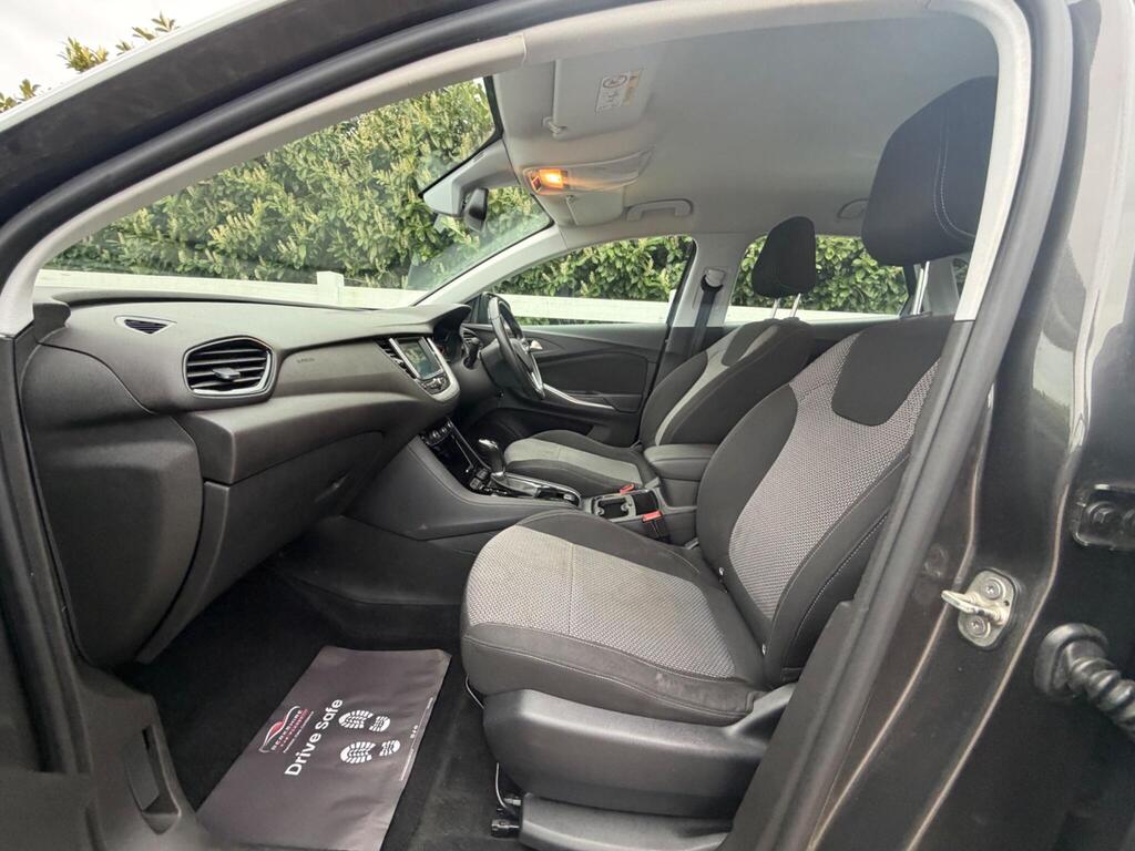 2018 Vauxhall Grandland X thumbnail 30