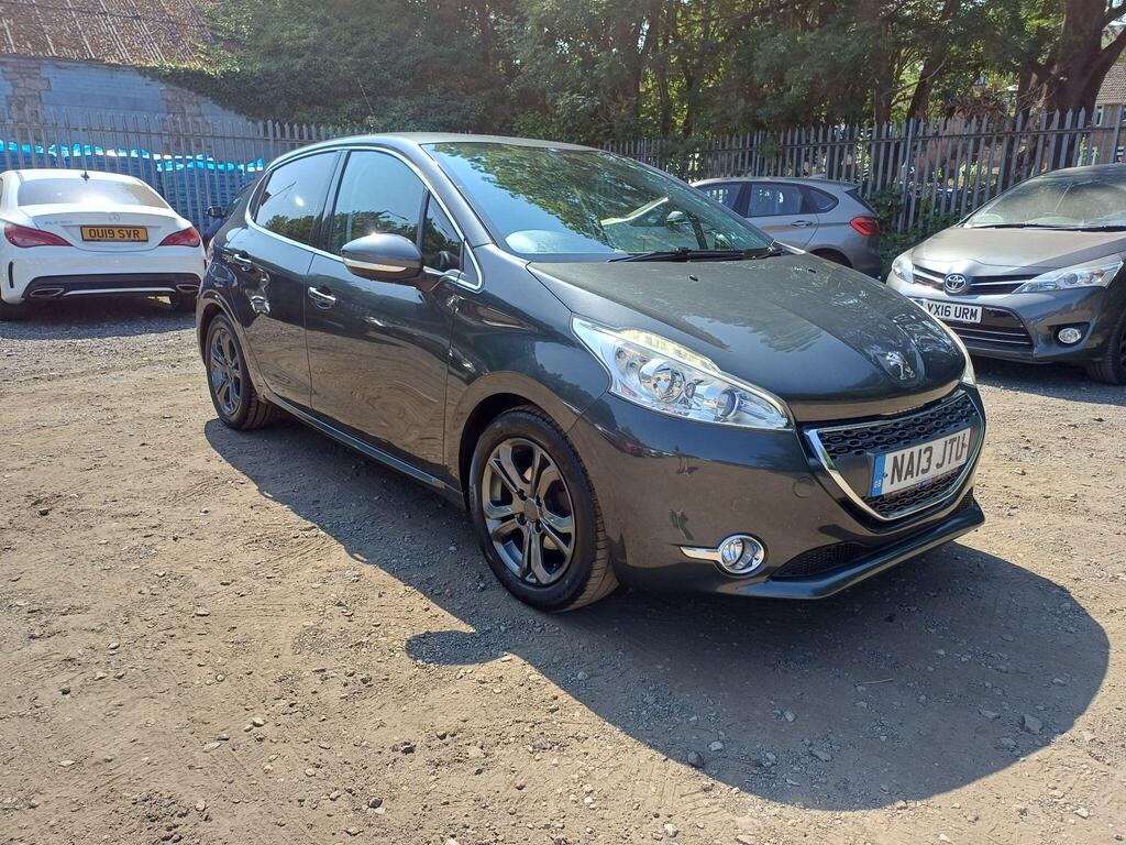 Peugeot 208 Hatchback 1.2 VTi Allure Euro 5 5dr