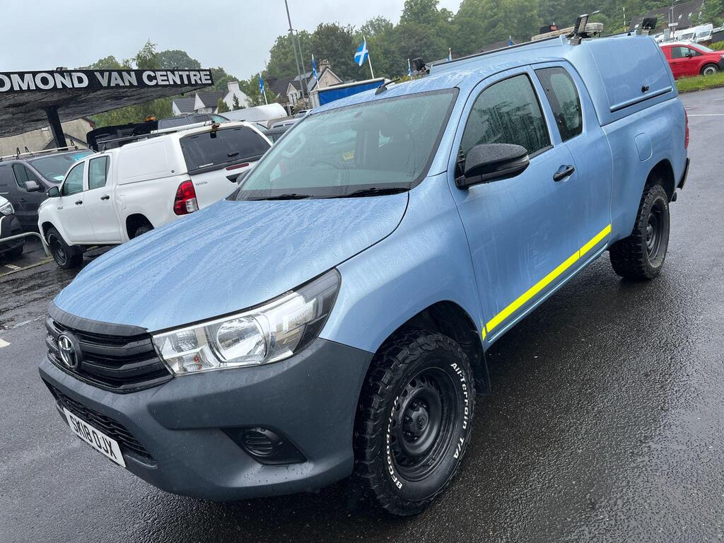 Toyota Hilux Pickup 2.4 D-4D Active 4WD Euro 6 4dr (3.5t)