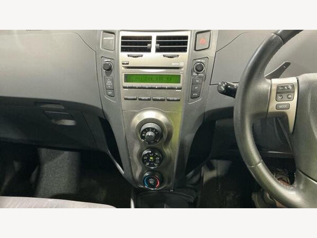 2009 Toyota Yaris thumbnail 2