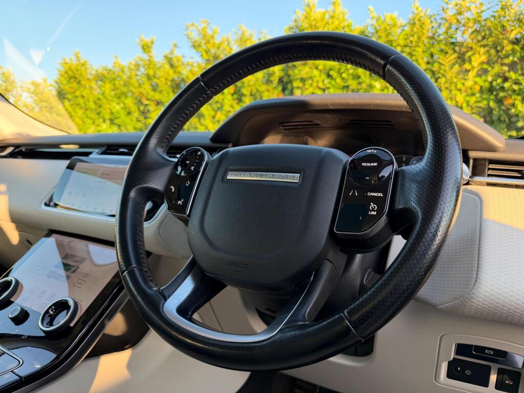2017 Land Rover Range Rover Velar thumbnail 33