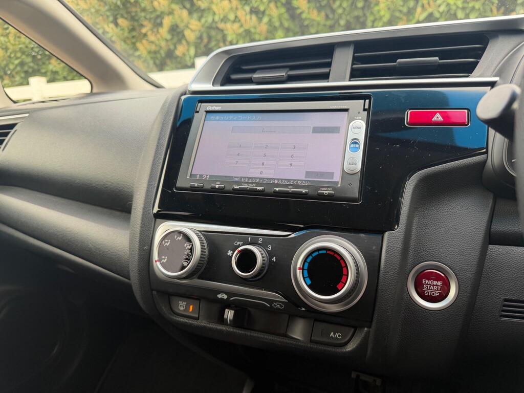 2014 Honda Jazz thumbnail 23