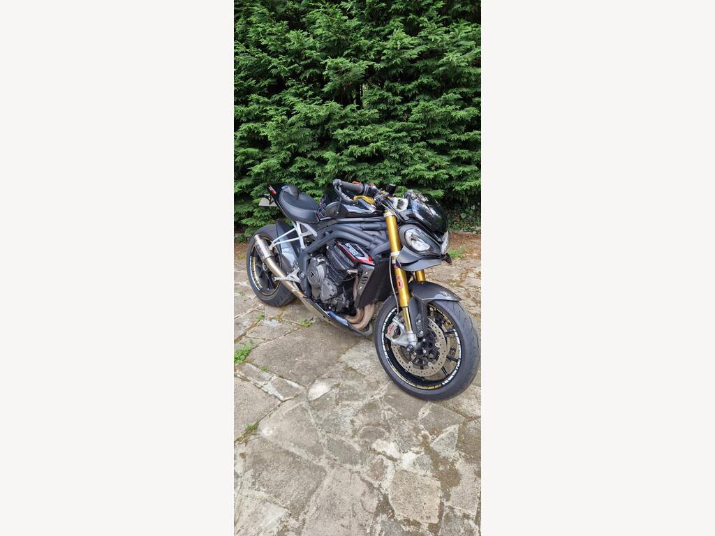 Triumph Speed Triple 1200