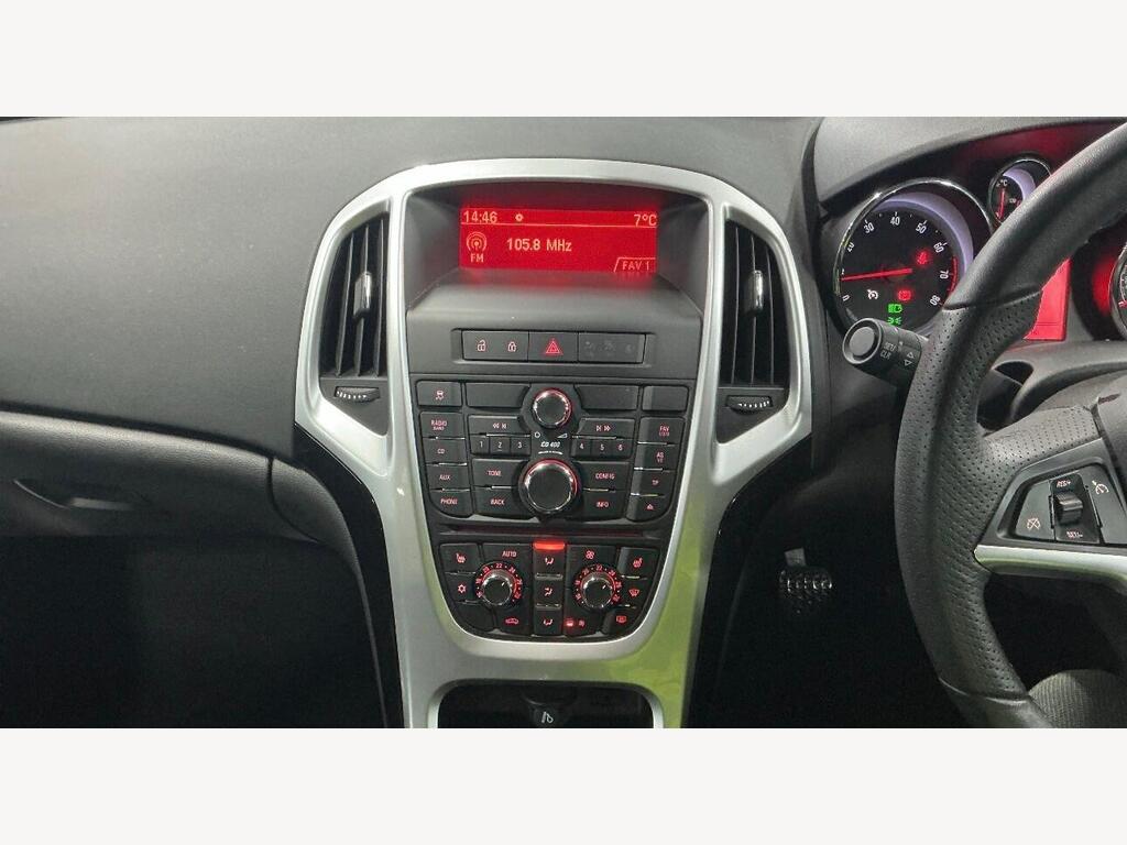 2011 Vauxhall Astra thumbnail 9