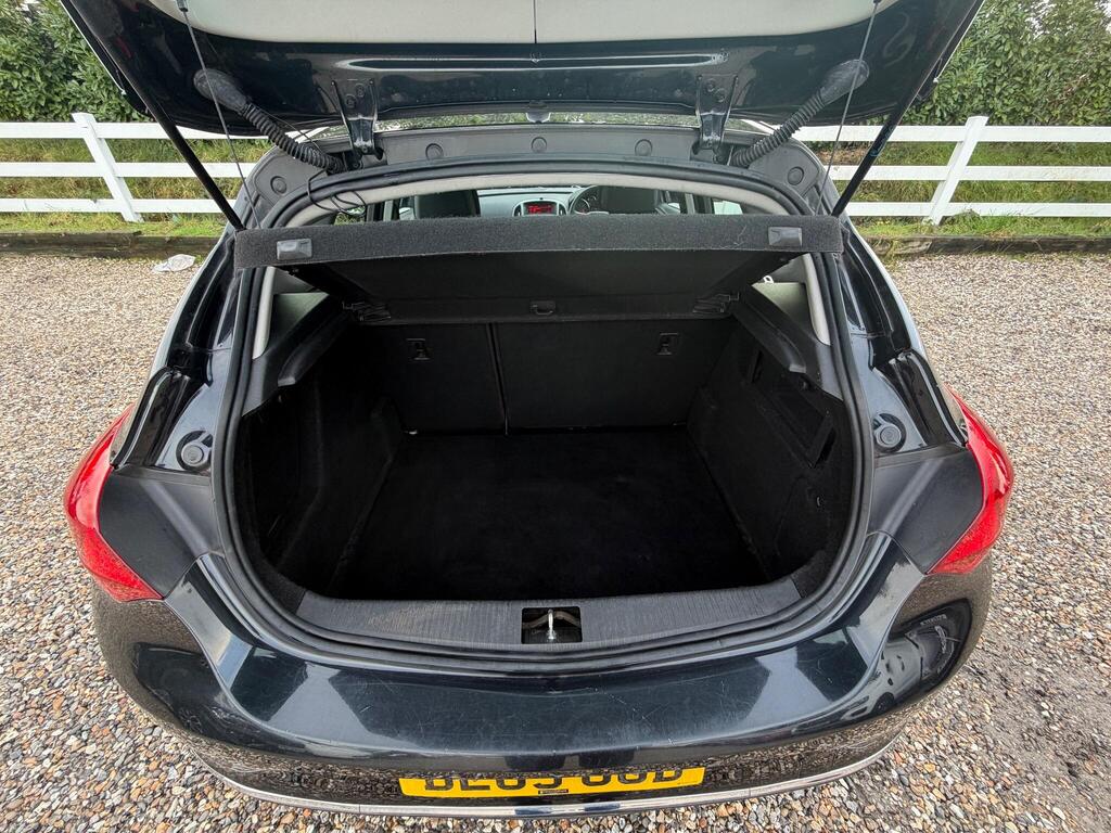 2015 Vauxhall Astra thumbnail 30