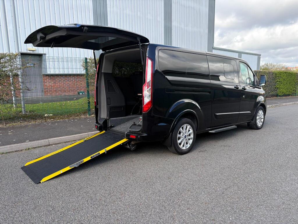 Ford Tourneo Custom Minibus 2.0 320 EcoBlue Titanium Auto L2 Euro 6 (s/s) 5dr