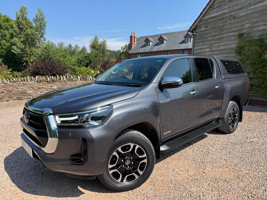 Toyota Hilux Pickup 2.4 D-4D Invincible Auto 4WD Euro 6 (s/s) 4dr