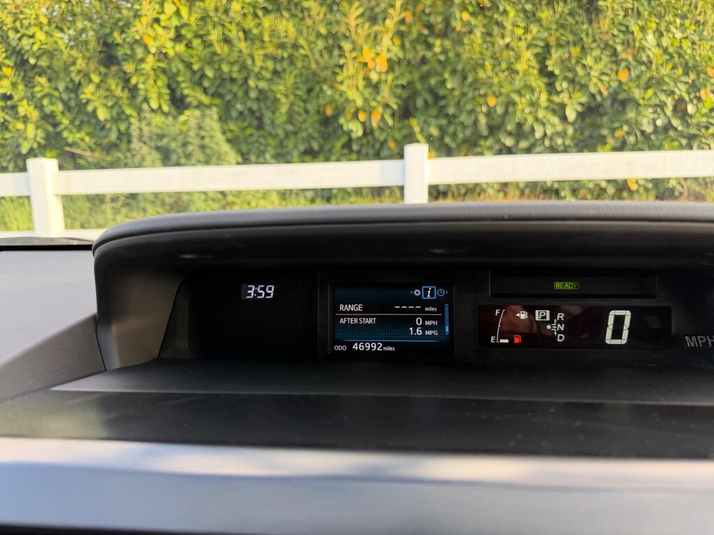 2015 Toyota Prius+ thumbnail 21