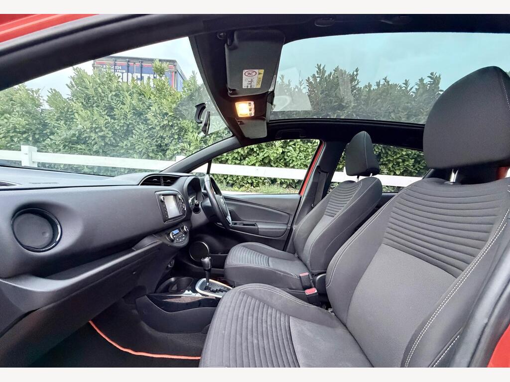 Toyota Yaris 1.5 VVT-h Orange Edition E-CVT Euro 6 5dr thumbnail 19