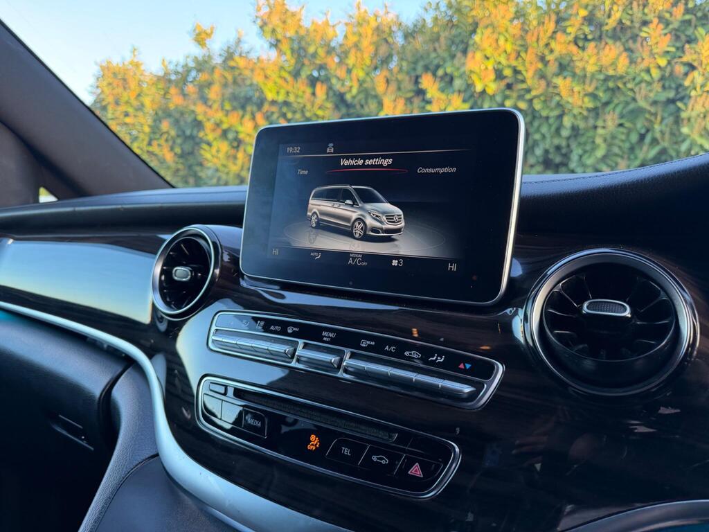 2019 Mercedes-Benz V Class thumbnail 38