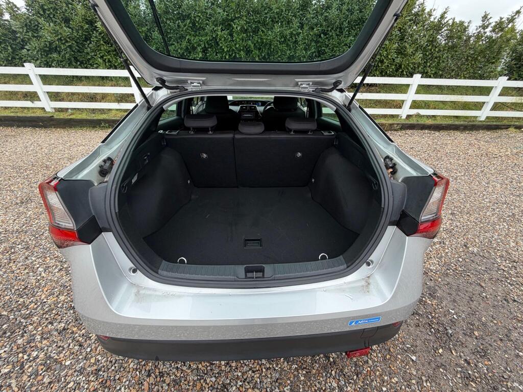 2021 Toyota Prius thumbnail 30