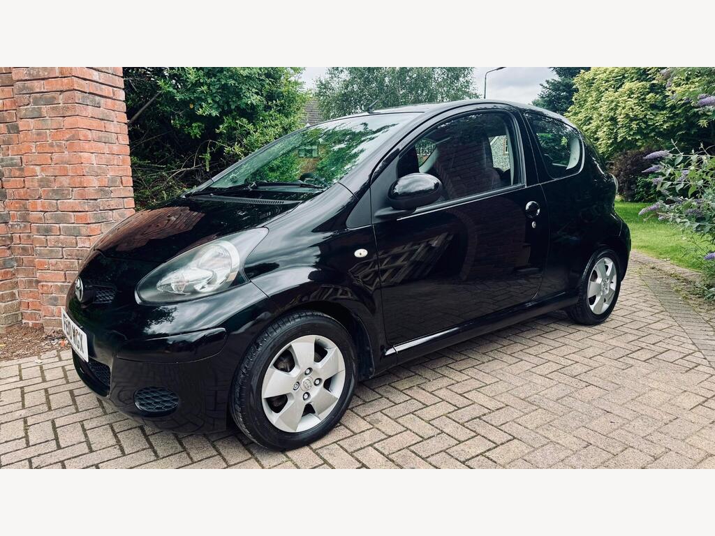Toyota AYGO Hatchback 1.0 VVT-i Black Euro 4 3dr (AC)