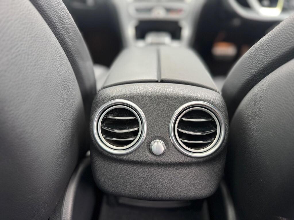 Mercedes-Benz C Class 2.1 C220d AMG Line (Premium) 7G-Tronic+ Euro 6 (s/s) 4dr thumbnail 38