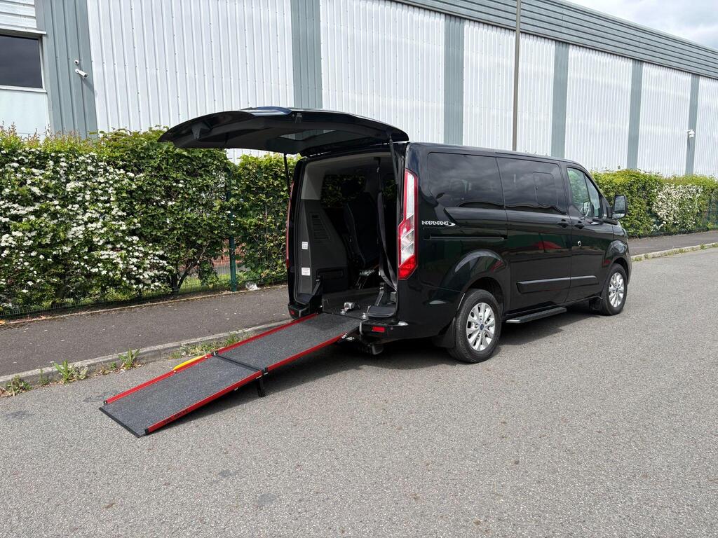 Ford Tourneo Custom Minibus 2.0 320 EcoBlue Titanium Auto L1 Euro 6 (s/s) 5dr