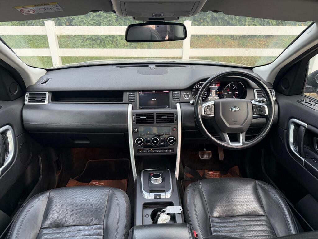 2016 Land Rover Discovery Sport thumbnail 2