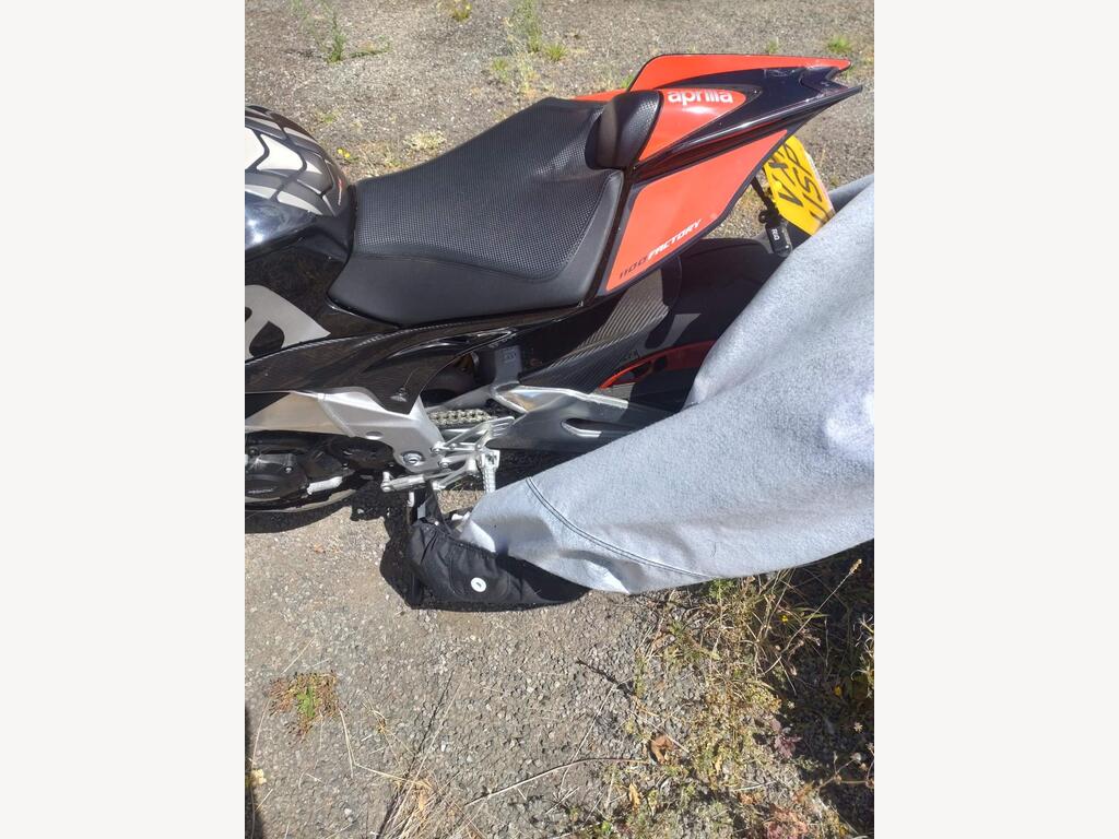 Aprilia Tuono 1100 V4