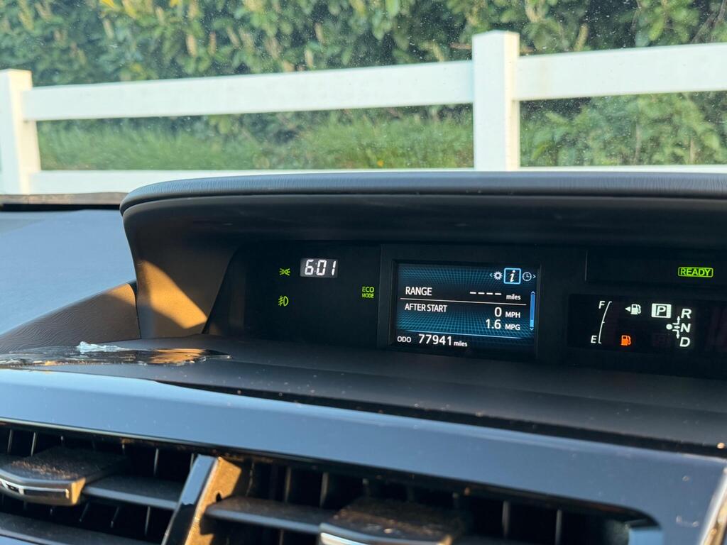 2016 Toyota Prius+ thumbnail 21