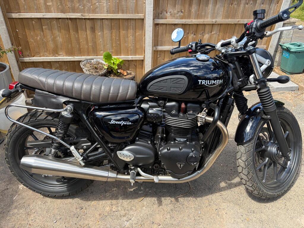 Triumph Street Twin