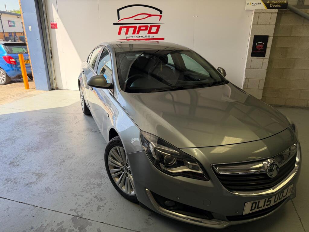 Vauxhall Insignia Hatchback 1.8 16V Design Euro 5 5dr