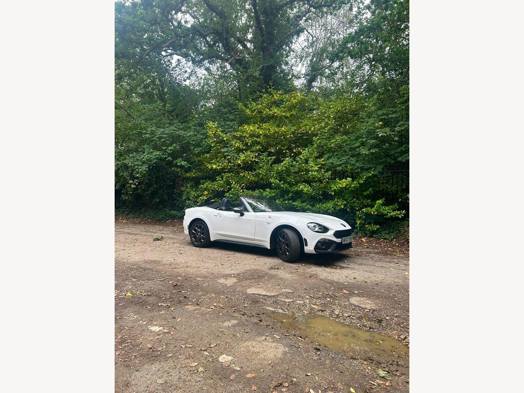 Abarth 124 Spider