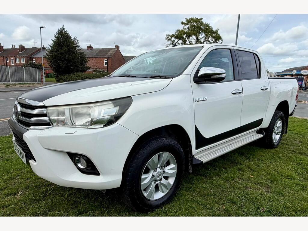 Toyota Hilux Pickup 2.4 D-4D Icon Auto 4WD Euro 6 4dr (TSS)