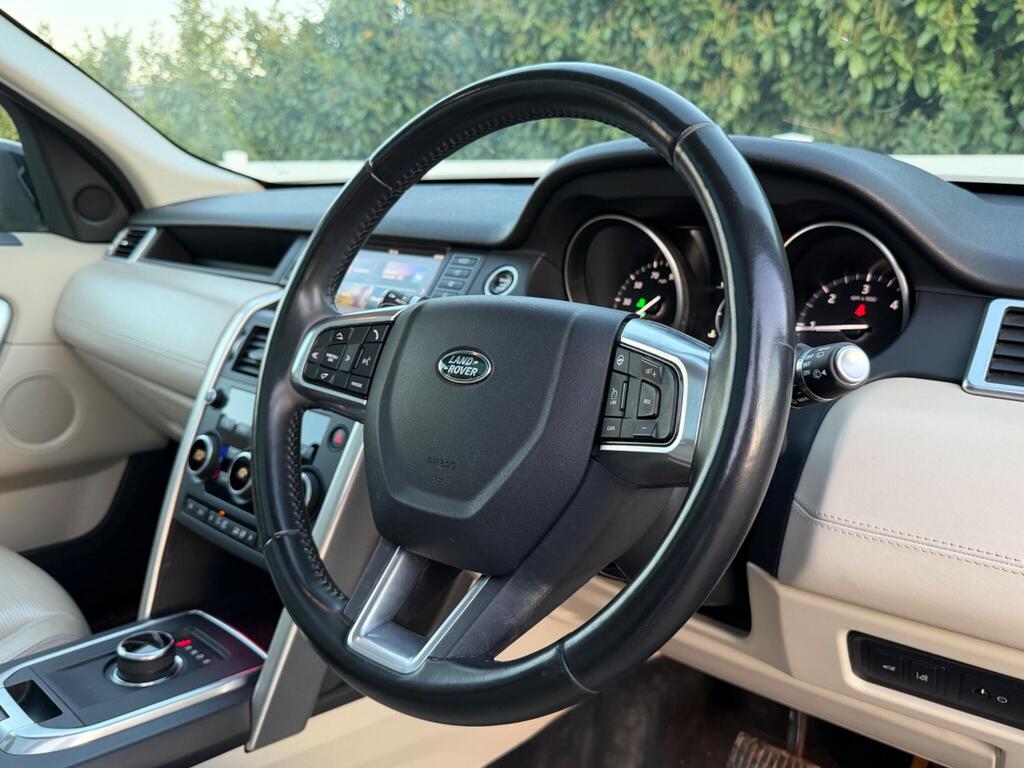 2017 Land Rover Discovery Sport thumbnail 38