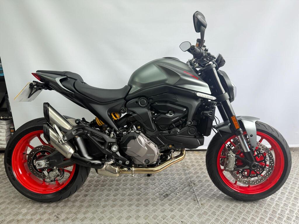 Ducati Monster 937