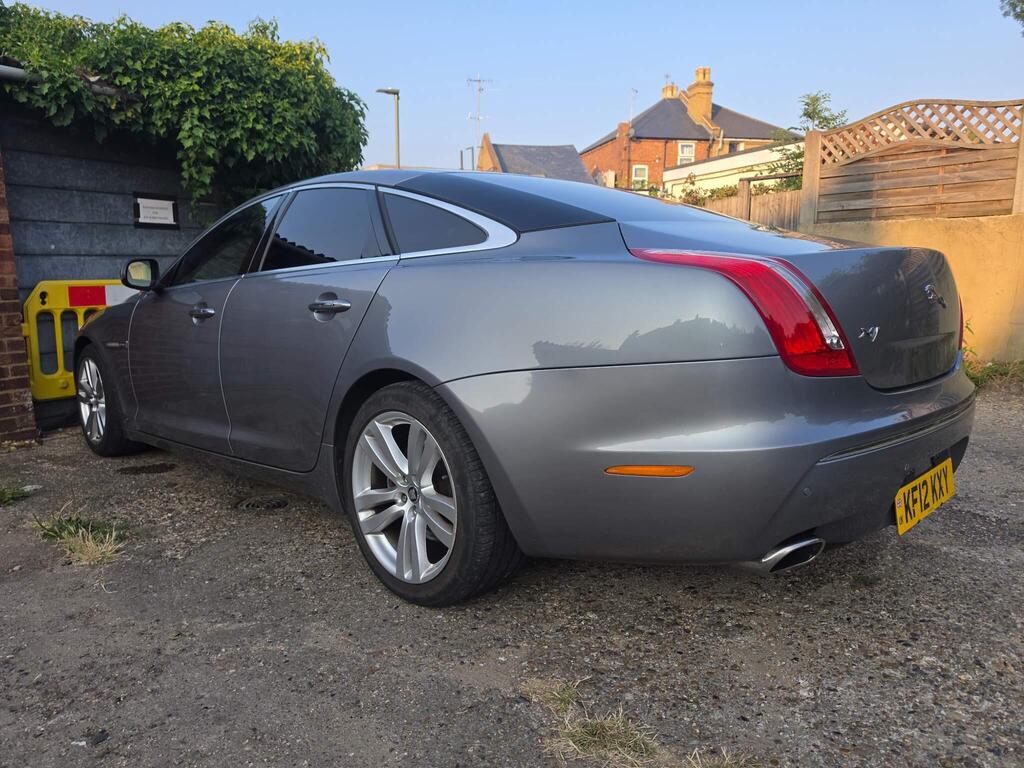Jaguar XJ
