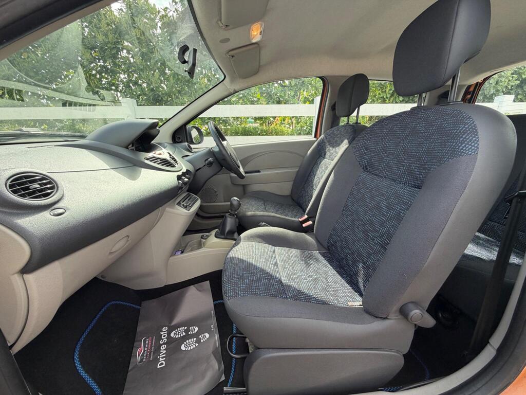 2010 Renault Twingo thumbnail 24