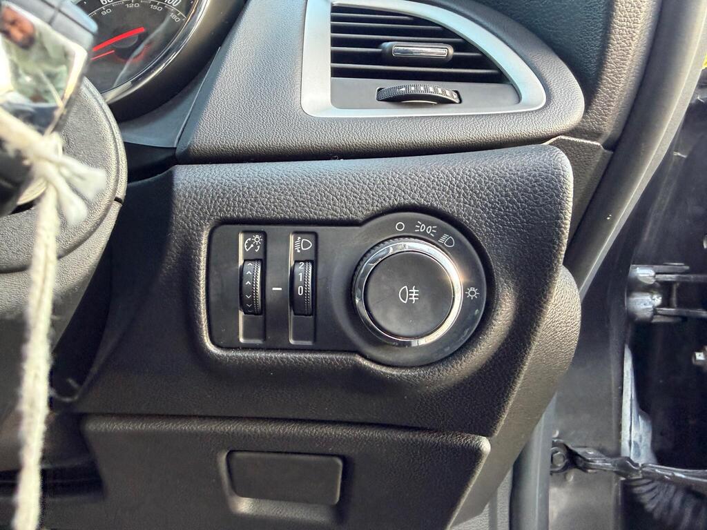 2011 Vauxhall Astra thumbnail 23