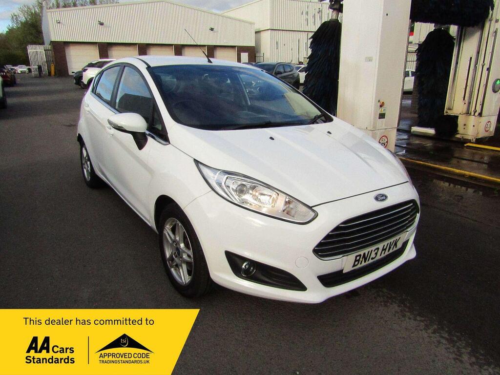 Ford Fiesta Hatchback 1.0T EcoBoost Zetec Euro 5 (s/s) 5dr